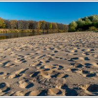 Осенний пляж на реке Клязьме :: Игорь Волков