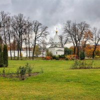 Осень в Николо-Угрешском монастыре :: Константин 
