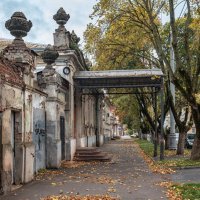 Осень и старый дом :: Константин Бобинский