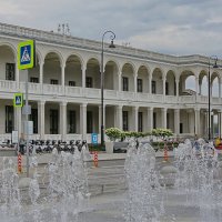Фонтан на площади возле Речного Вокзала :: Liliya Kharlamova