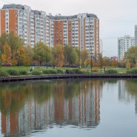 На осеннем пруду :: Валерий Иванович