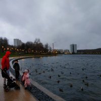 Боятся ли дети плохой погоды? - Не больше, чем велосипедисты-фотографы! :-) :: Андрей Лукьянов