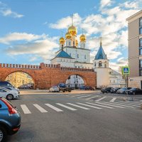 У Фёдоровского храма на Миргородской улице в СПБ :: Стальбаум Юрий 