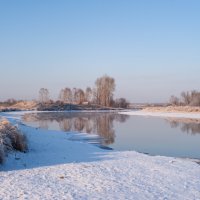 И кто придумал называть ноябрь осенью. А в самом деле это ведь зима… :: Вадим Басов