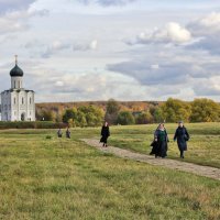 Не зарастёт дорога к храму :: Nina Karyuk