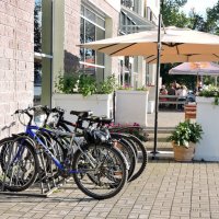 Велосипеды у летнего кафе :: # fotooxota