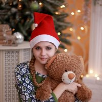 Девочка с мишкой. :: Юлия Кравченко