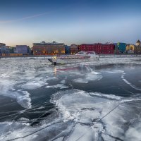 Ледокол в коротких штанишках :: Владимир Бесперстов