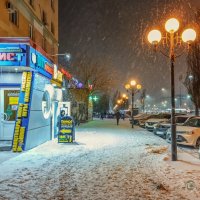 Ночной снегопад в Белгороде :: Игорь Сарапулов