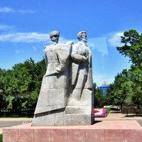 Памятник Дружбы народов :: Елена (ЛенаРа)