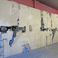 знаменитая стена от бельгийского скульптора Феликса Рулена :: ИРЭН@ .