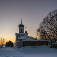 Закат у храма Покрова-на-Нерли :: Сергей Цветков