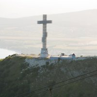 Поклонный крест в Геленджике :: Сергей Титов