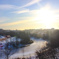 Зимний день на реке Тихвинка :: Сергей Кочнев