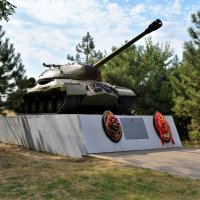 Таганрог. Памятник танку ИС - 3. :: Пётр Чернега