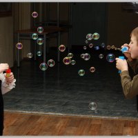 Дуэль на пузырях. :: Владимир Попов