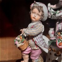 Фрагмент статуэтки"Дети садовника"! :: Нина Андронова