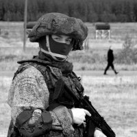Российский солдат... :: Дмитрий Петренко