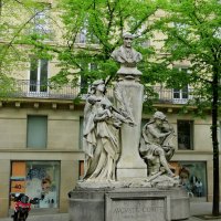 Памятник Огюсту Конту  у Сорбонны :: ИРЭН@ .