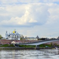 Пешеходный мост через Волхов у Кремлёвской стены :: Стальбаум Юрий 