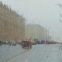 Дождь в городе :: Елена Аксамит