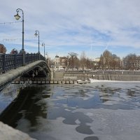 Тает лёд на реке... :: Татьяна Тюменка