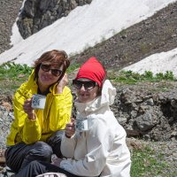 Горячий чай у подножья ледника... :: Сергей Вилков