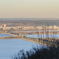 Плотина Жигулёвской ГЭС. 4,5 км. :: Олег Помогайбин