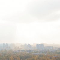 город в дымке :: Sergey Isakov