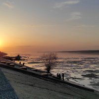 Апрельский вечер на Волге :: Ната Волга