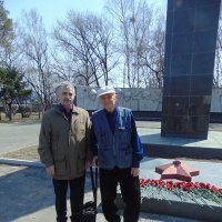 У монумента жителям Партизанска, погибшим в сражениях в годы ВОВ :: Анатолий Кузьмич Корнилов