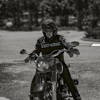 Harley-Davidson :: Shmual & Vika Retro