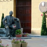 Памятник Григорию Пономаренко :: Вера Щукина