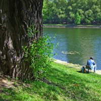 В городском парке :: Игорь Белоногов