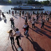 танцы на набережной :: Олег Лукьянов