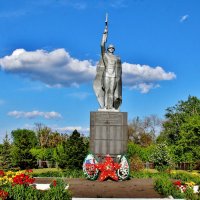 Памятник на территории школы в селе Рождественское. :: Восковых Анна Васильевна 