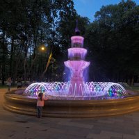 Отреставрированный фонтан 30-х одов прошлого столетия,в парке Речного вокзал в Москве. :: Евгений Седов
