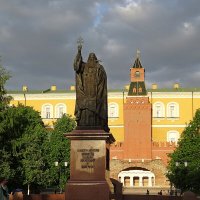 Памятник патриарху Гермогену. Москва :: Лидия Бусурина