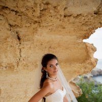 Скалы черного моря, бесстрашная невеста :: Лейла Ягодкина