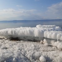 Байкал. Лёд ещё не везде растаял. :: Галина Минчук