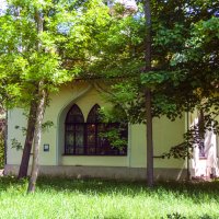 Дом  Воронцова  в ботаническом  саду :: Валентин Семчишин