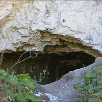 Вход в заброшенную пещеру :: Сеня Белгородский