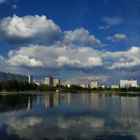 Облака (не тучи) над городом :: Андрей Лукьянов