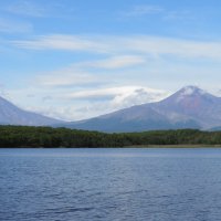 Вид с Синичкиного озера на &quot;домашние&quot; вулканы. :: Виталий 
