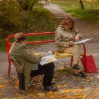Женщины рисуют осень... :: Олег Самотохин