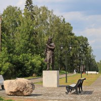 Памятник Ломоносову в Вельске. :: Ирина Нафаня