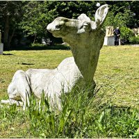 Скульптура в саду дома-музея Г. Брахерта. :: Валерия Комова