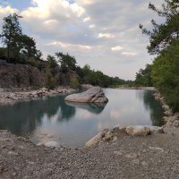 Турция,   камень  в  центре  небольшого  пруда.  Фотографировала  Саша :: Фотогруппа Весна