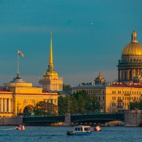 Позолоченный солнечными лучами Санкт-Петербург :: Андрей Миронов