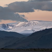 Монголия. Рассвет над  снежными горами :: Galina 